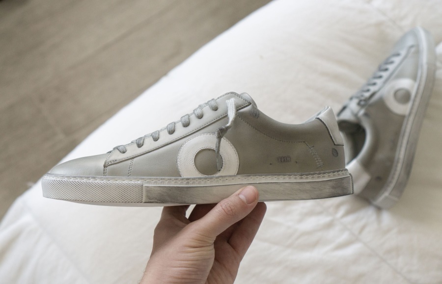 Oliver Cabell Low1 Partikelgrau