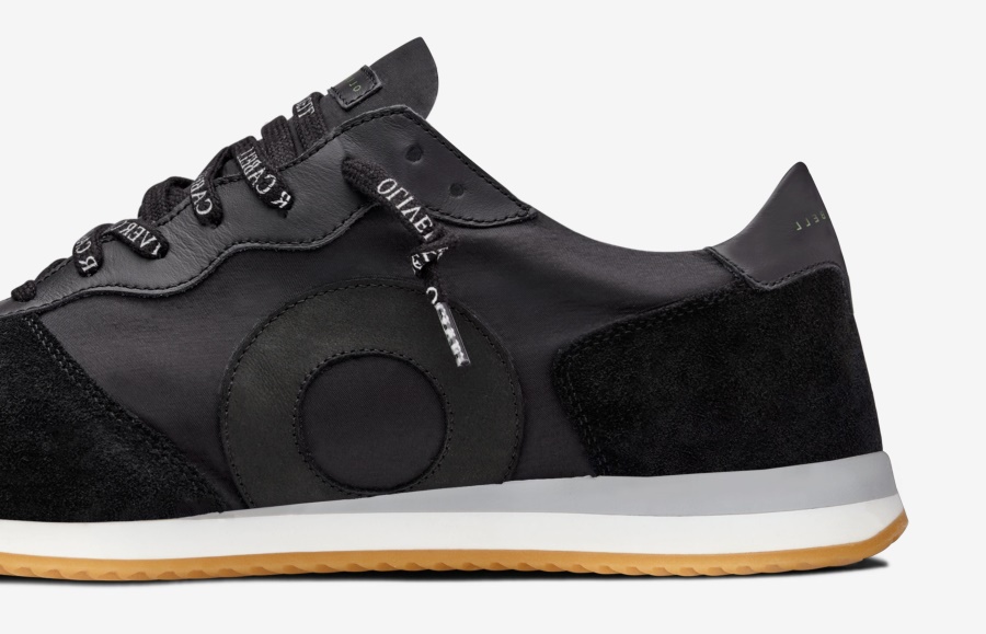 Runner Black Ghost Oliver Cabell